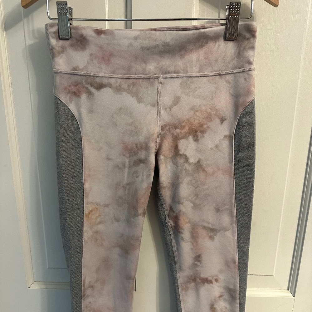 Athleta Girl Printed Chit Chat Capri Color: Tokyo Nights Size: XL/14